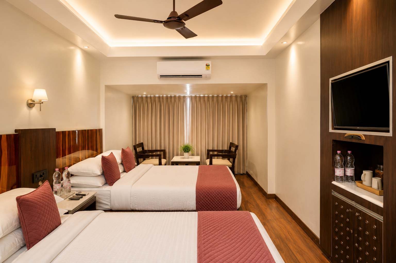 Deluxe Family Room